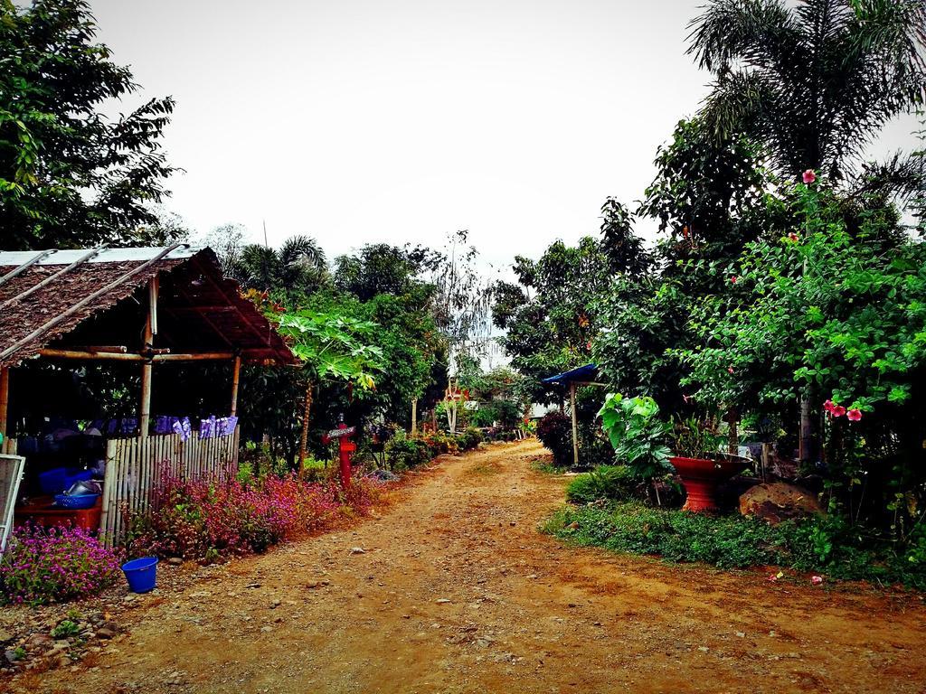 Baan Pai Likit Hotel Bagian luar foto