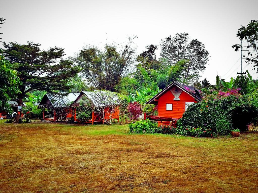 Baan Pai Likit Hotel Bagian luar foto